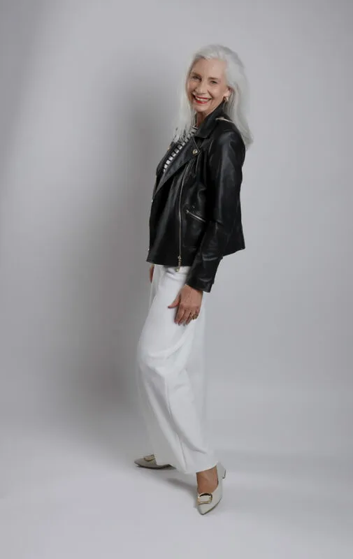 Christa E - DIRECT BOOKING GERMANY - Mot Management