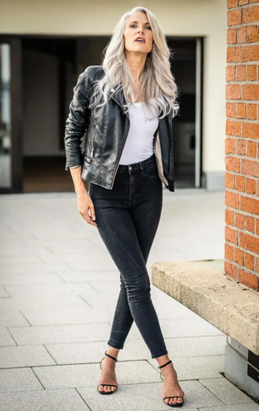 Charlene C - DIRECT BOOKING GERMANY - Mot Management