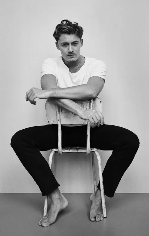 Elias D - DIRECT BOOKING PARIS - Mot Management