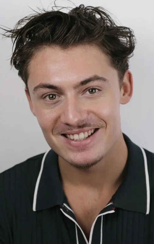 Elias D - DIRECT BOOKING PARIS - Mot Management
