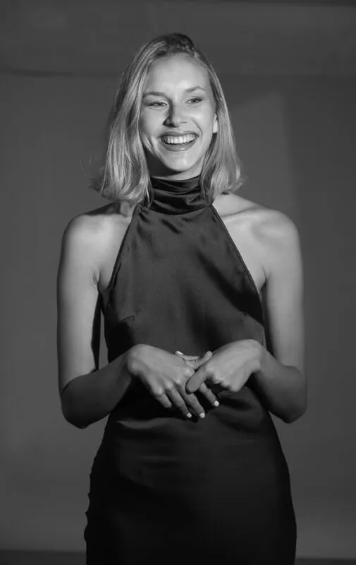Julia T - Mot Management