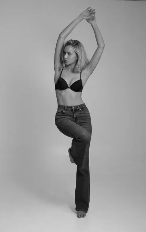 Julia T - Mot Management
