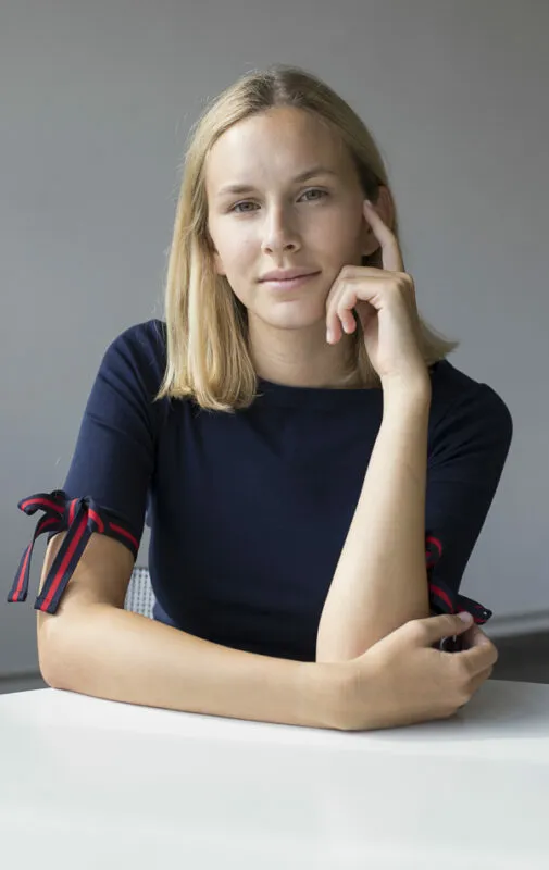 Julia T - Mot Management