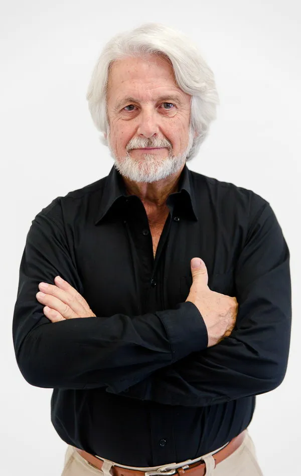 LLuis L - Mot Management