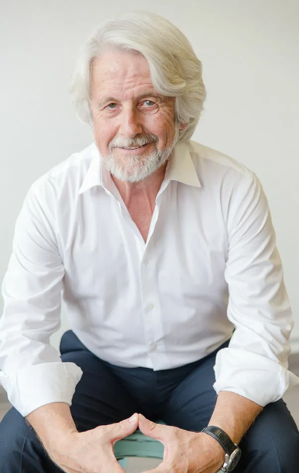 LLuis L - Mot Management