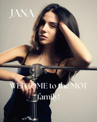 Jana, nueva modelo en la agencia. Bienvenida!!🤩 . . . #mottalents #agenciademodelos...
