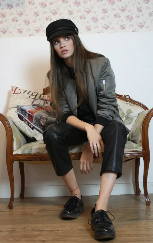 Victoria G - Mot Management